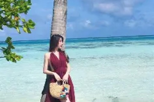 一天4个瓜景甜被曝、Coco冻卵、顶流小花新恋情都是大瓜